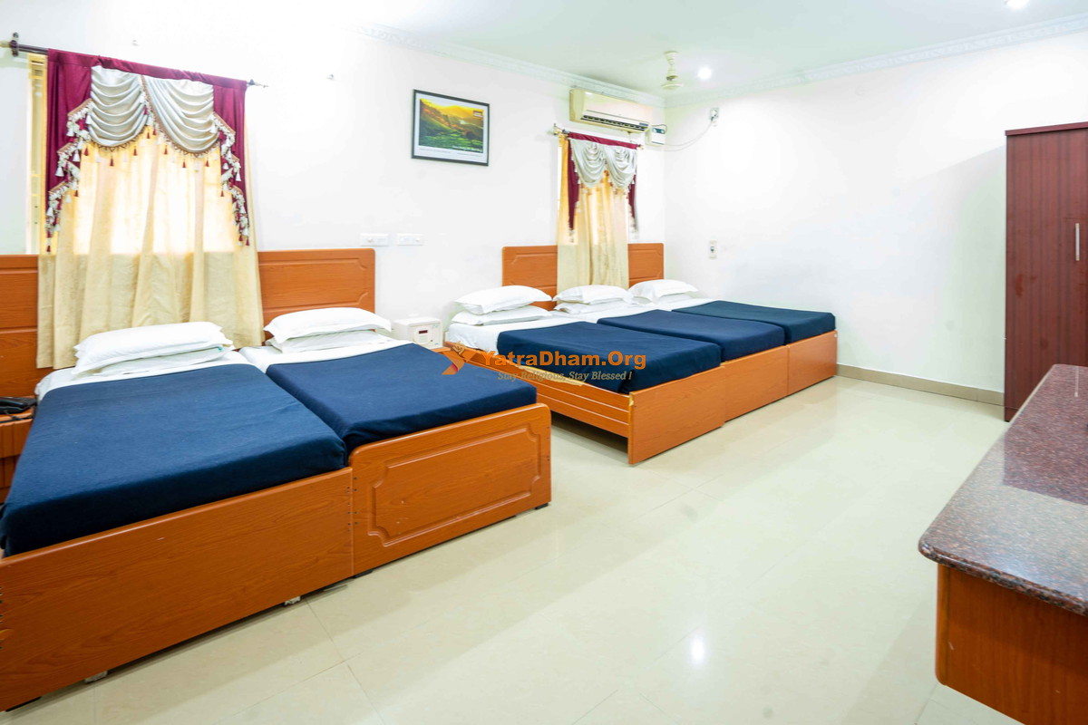 Hotel Tamil Nadu (Unit 1) Tiruchirappalli 5 Bed Family AC Room View