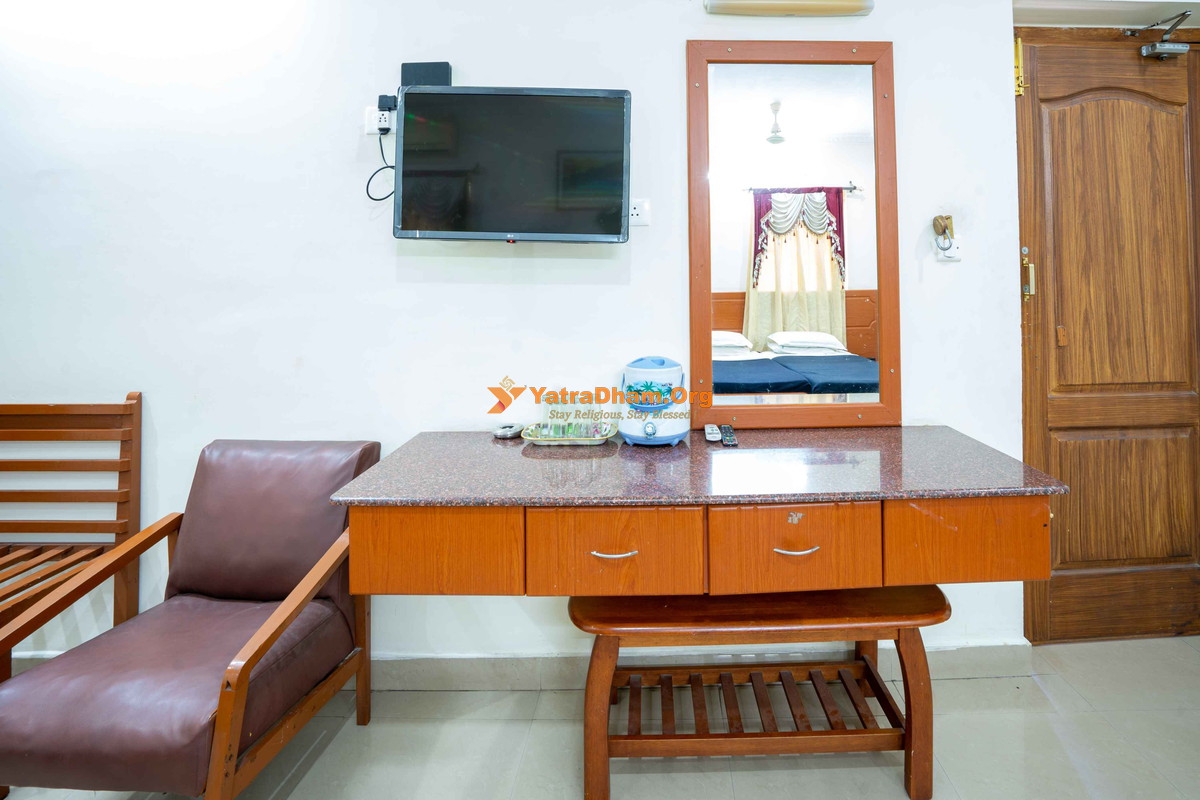 Hotel Tamil Nadu (Unit 1) Tiruchirappalli 5 Bed Family AC Room View