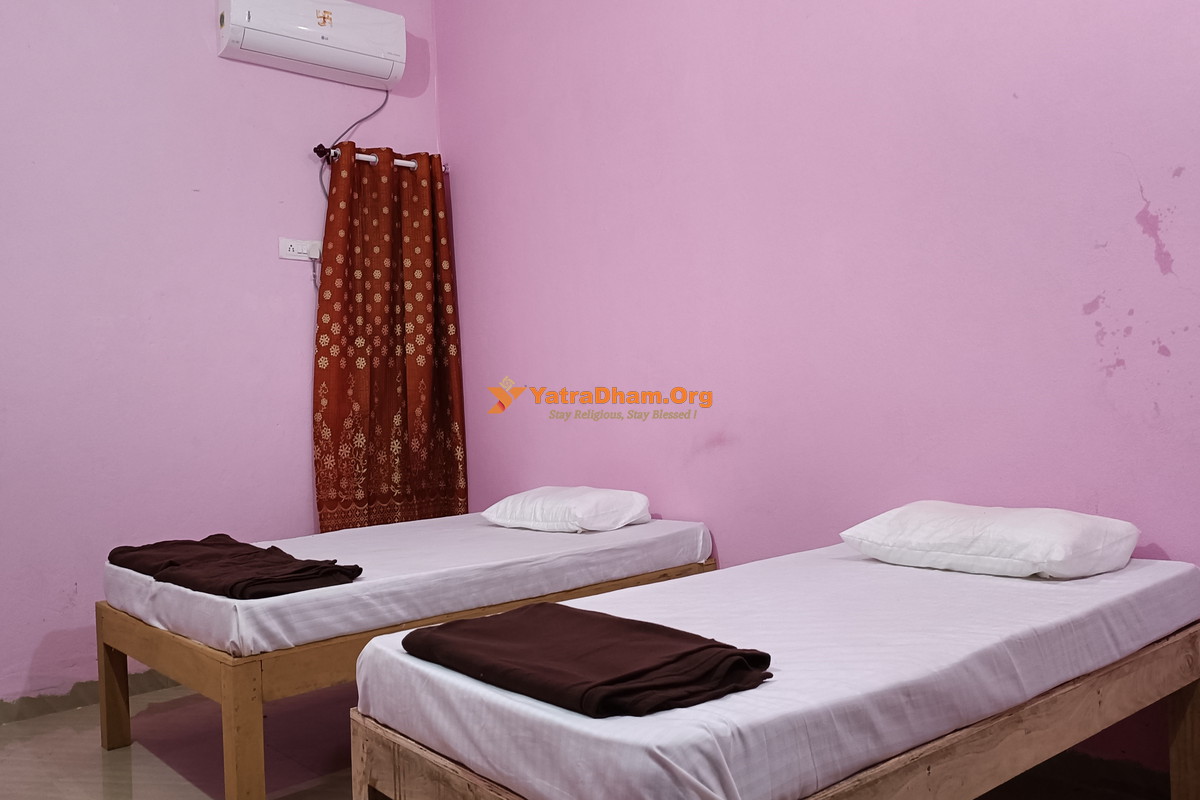 Maheshwari Yatri Nivas Aundha Nagnath Room