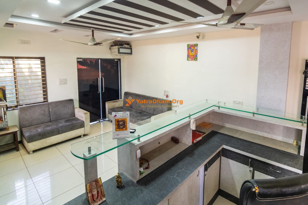 Shreeji Sadan Dilen Motel Dakor 2 Bed Room