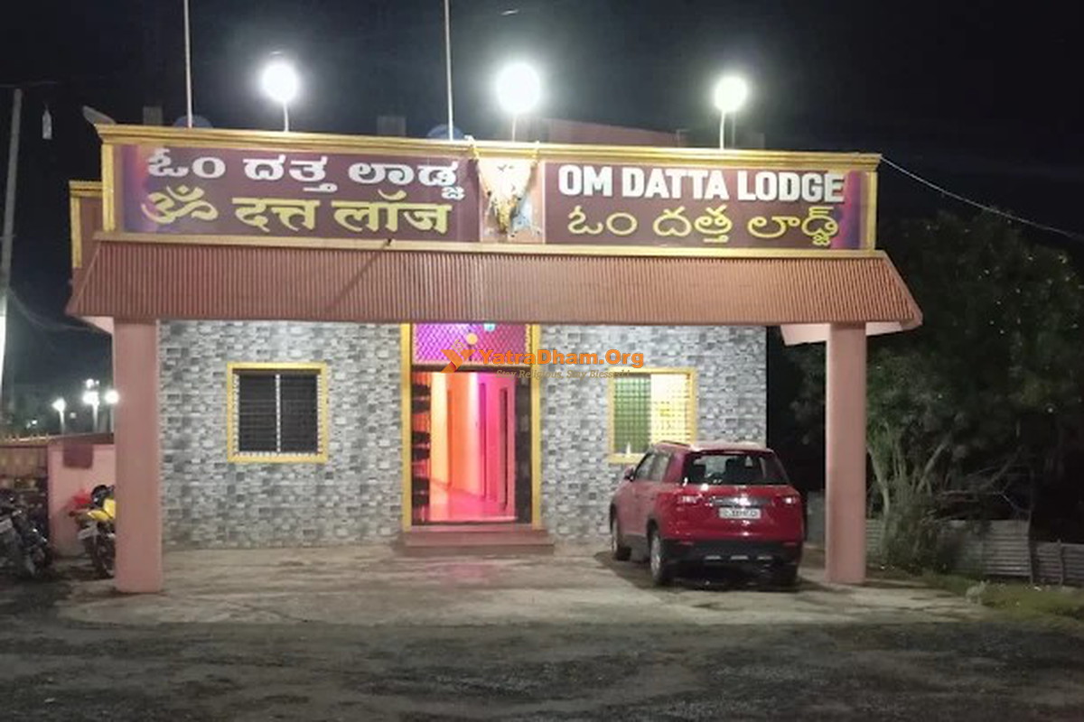 Om Datta Lodge Ganagapur Building