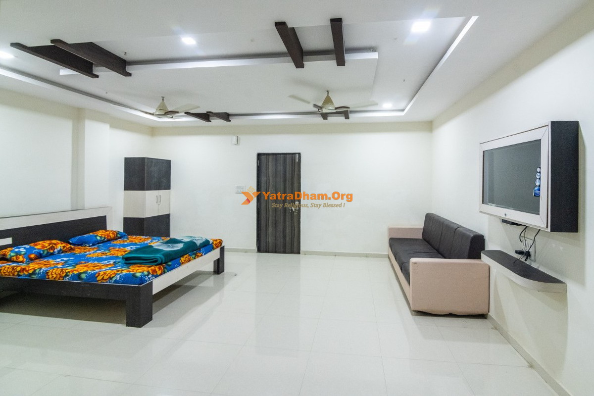 Shreeji Sadan Dilen Motel Dakor 2 Bed Room