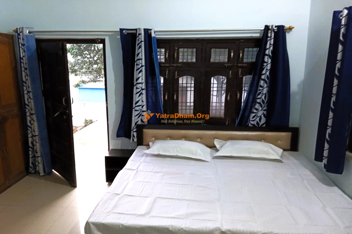 Mahendra Homestay Ayodhya Room View