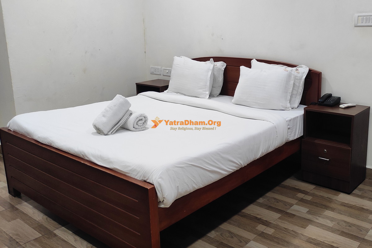 Hotel Aalayam Yatri Nivas Kanchipuram 2 Bed AC Room