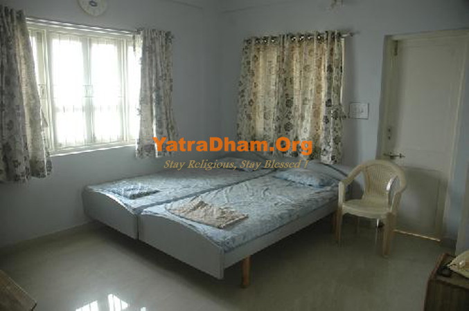 Visa Oswal Community Center Bhavan (Amar Sans Bhavan) Bhuj Kutchi Room