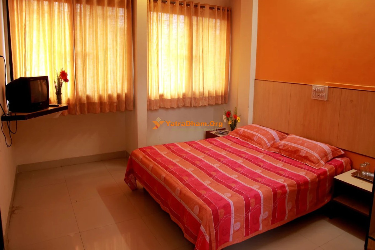 Hotel Shreeman Satara 2 Bed Room