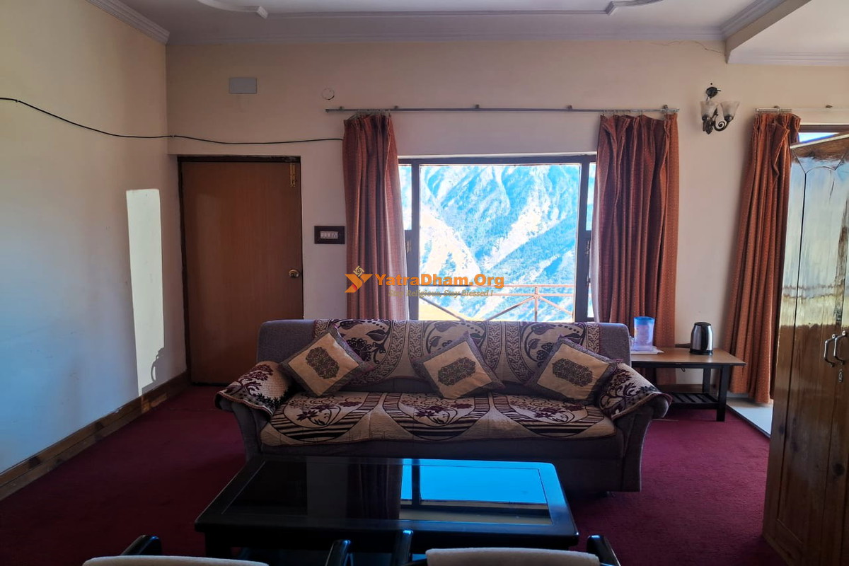 Auli Cloud End Hall View 