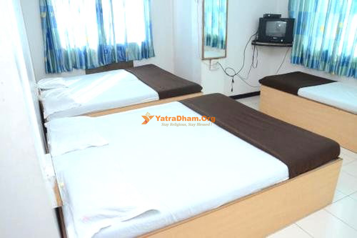 Hotel Rahi Lodging Nashik 4 Bed Room