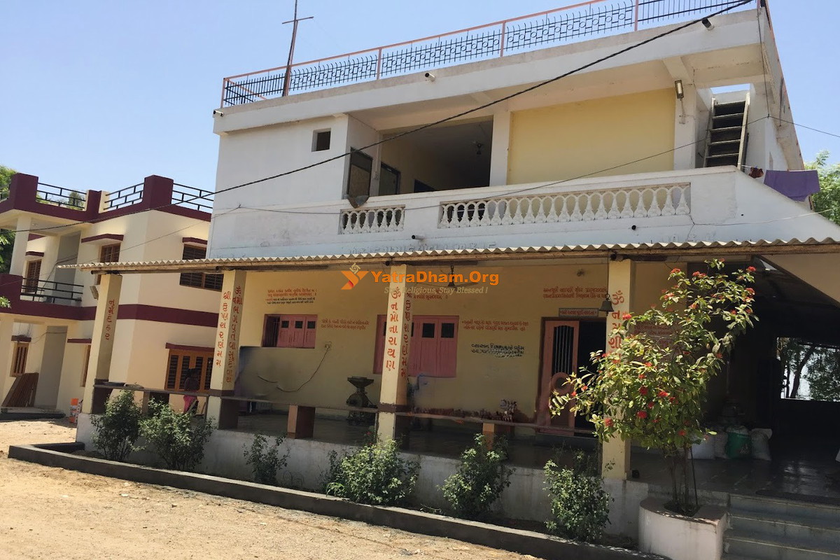 Shree Gyan Sadhana Ashram Chandod Building