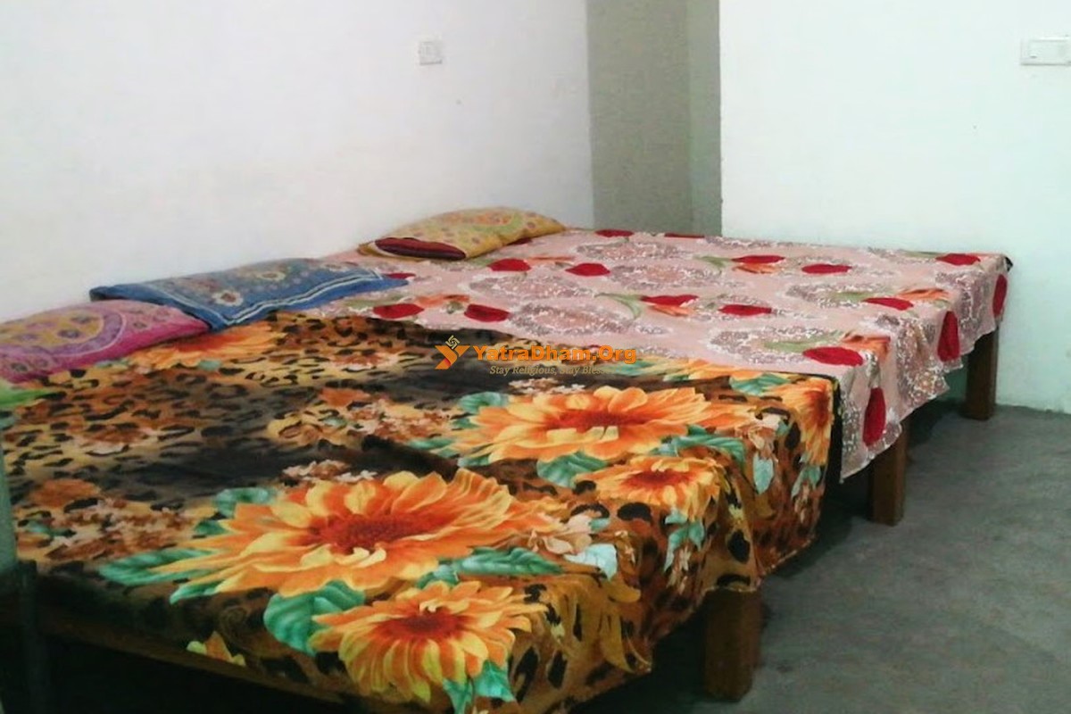 Nanda Dharamshala Tanakpur Room