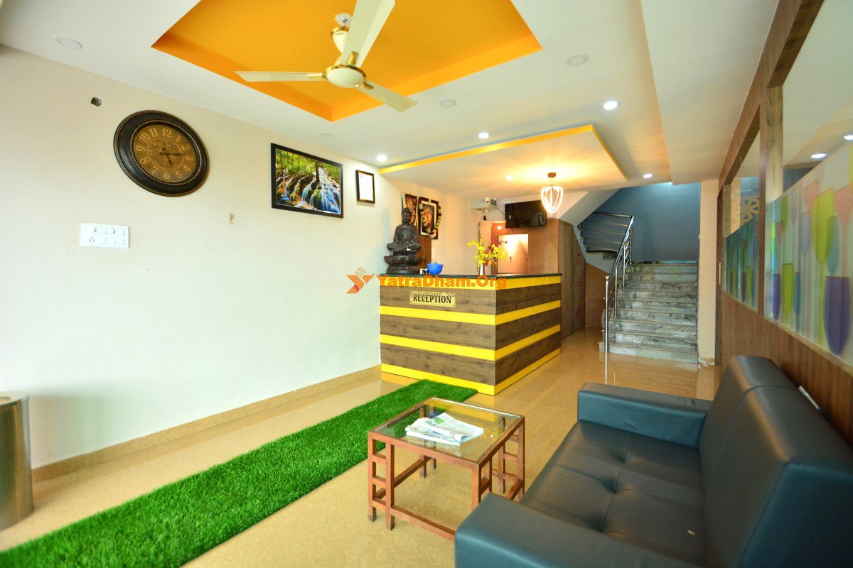 Murudeshwar Hotel Keerthi Waiting Area View