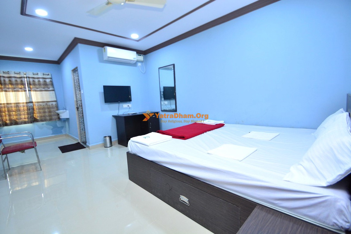 Murudeshwar Hotel Keerthi 2 Bed Room View