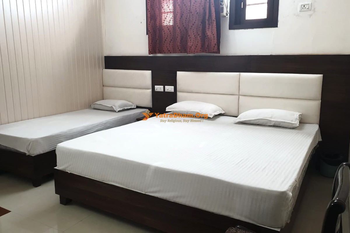 Hotel GP Grand Dehradun 3 Bed Room