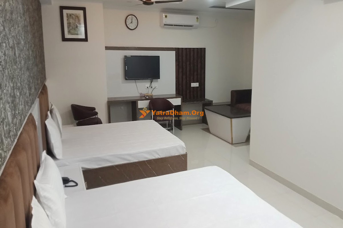 Yadav Bhavan Vrindavan 4 Bed Room