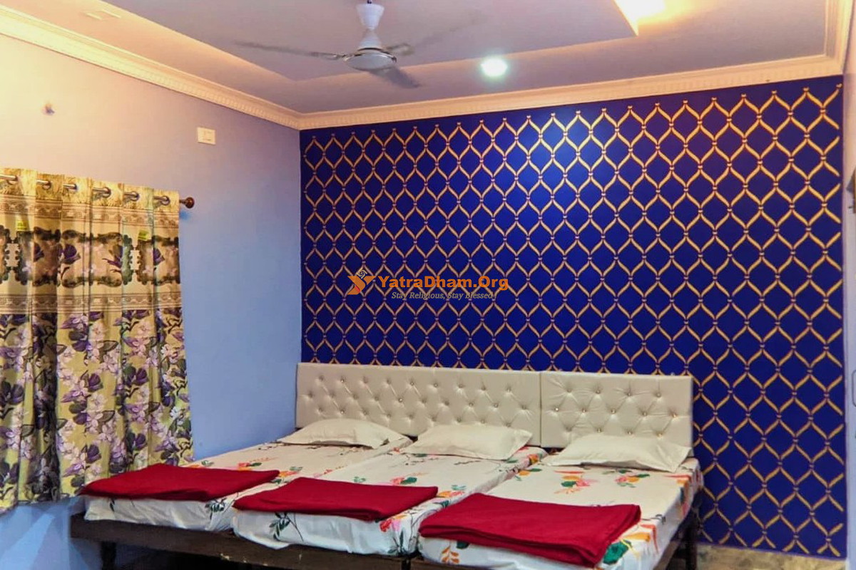 Sri Datta Dharmik Inn Ganagapur 3 Bed Room View
