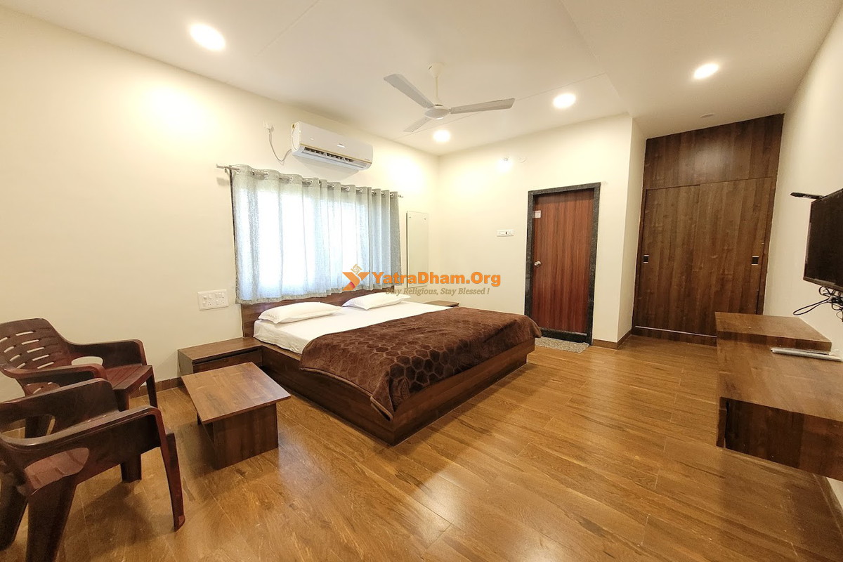 Laxmi Lodge Basara 2 Bed Room