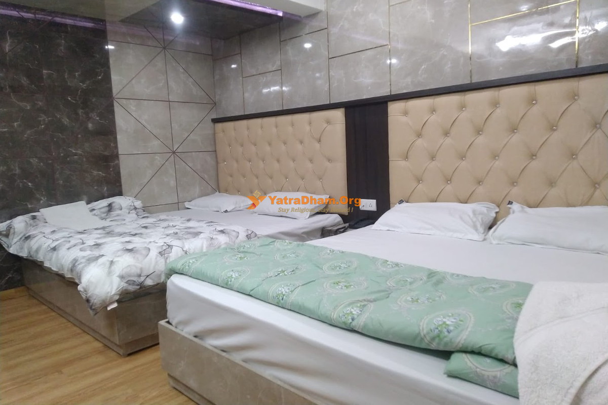 Hotel Siddharth Srinagar 4 Bed Room View