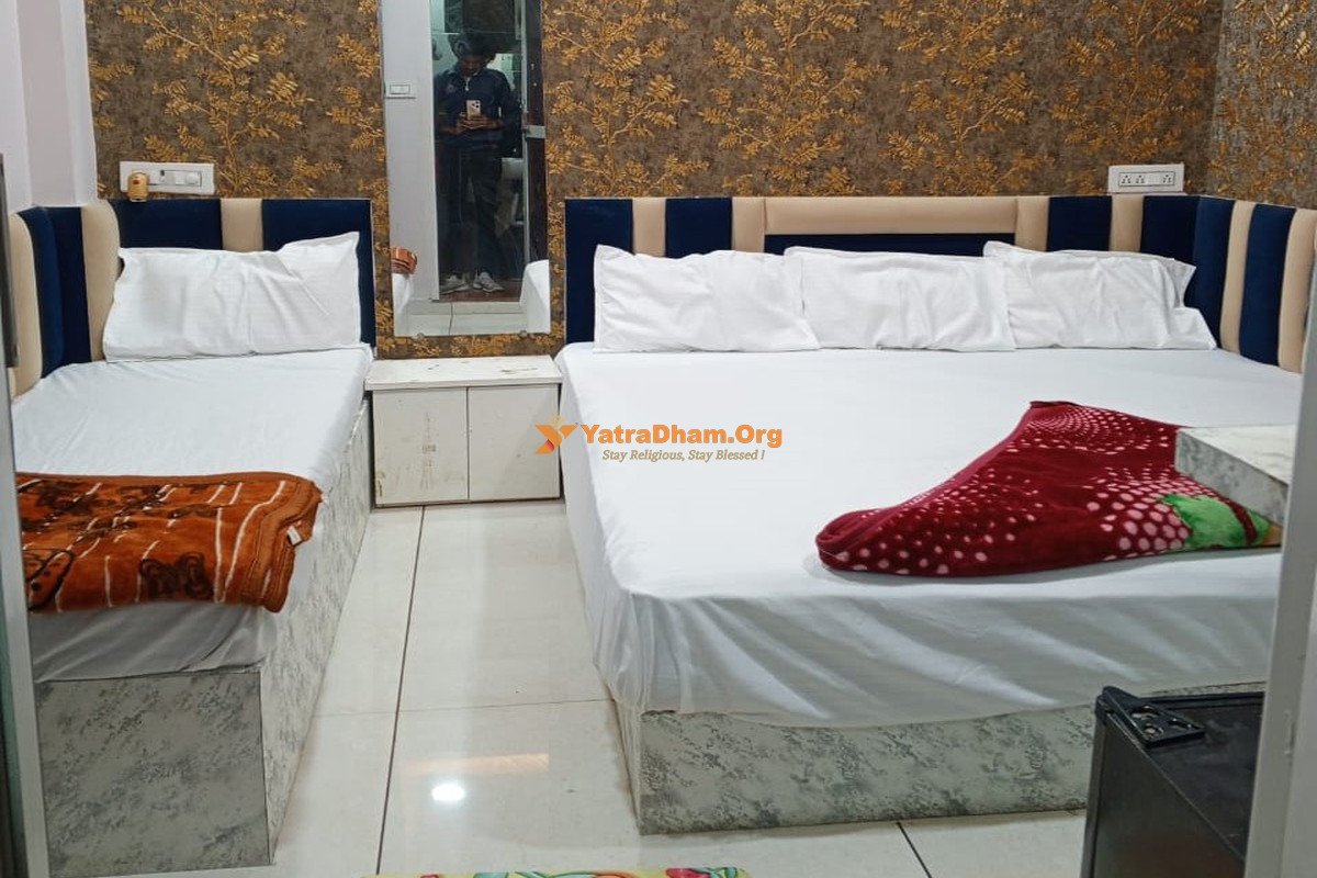 Hotel Shree Palace Ujjain 3 Bed Room