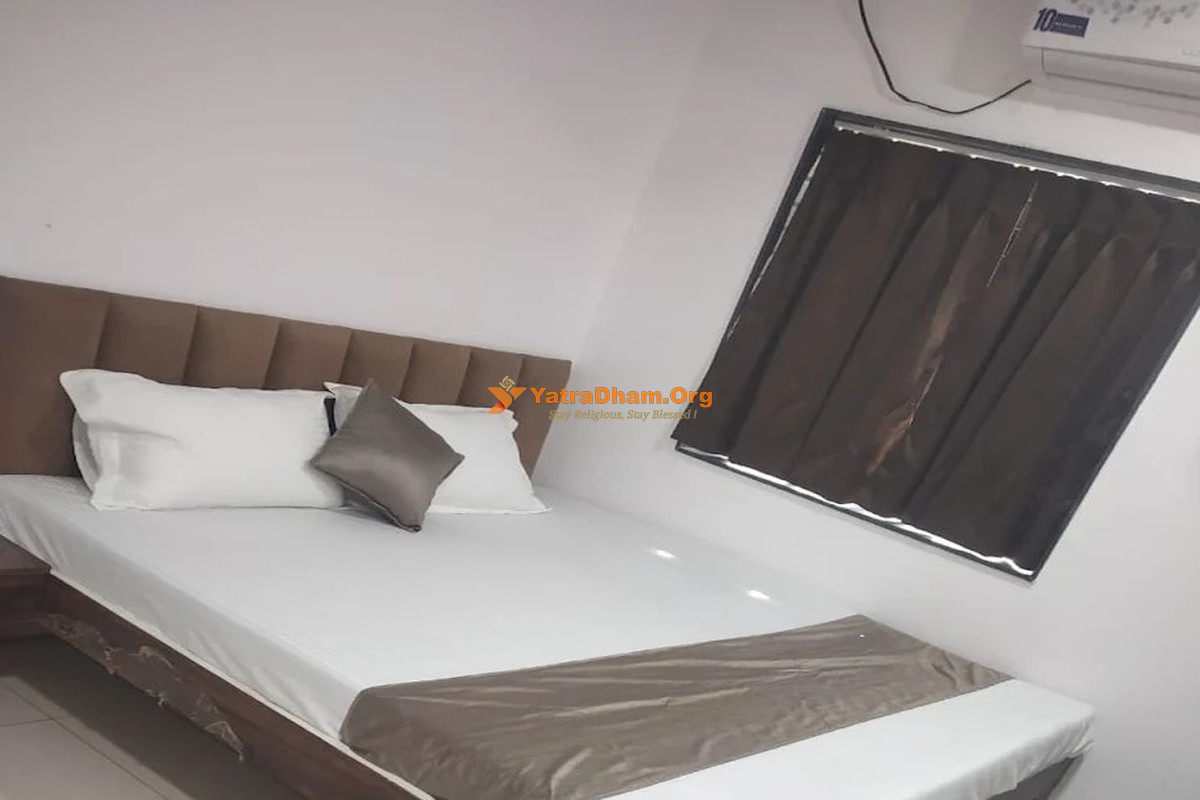Hotel Radhey Guest House Nadiad 2 Bed AC Room