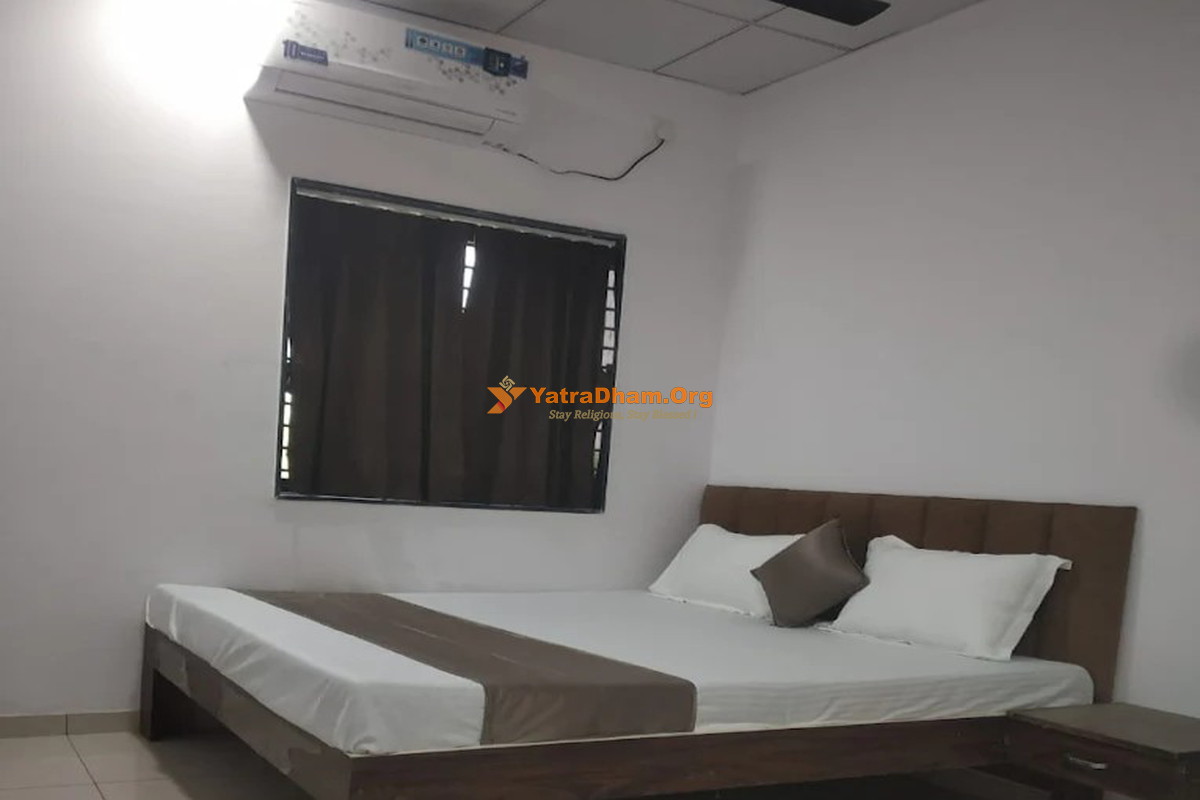 Hotel Radhey Guest House Nadiad 2 Bed AC Room
