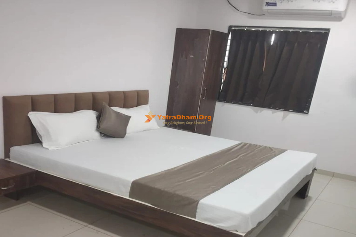 Hotel Radhey Guest House Nadiad 2 Bed AC Room