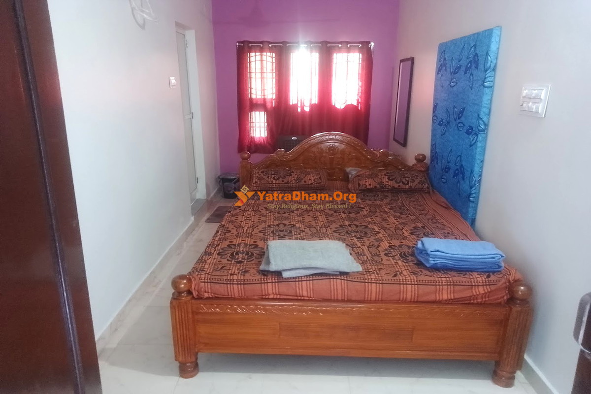 Pithapuram Sri Dattatreya Niwas Room View