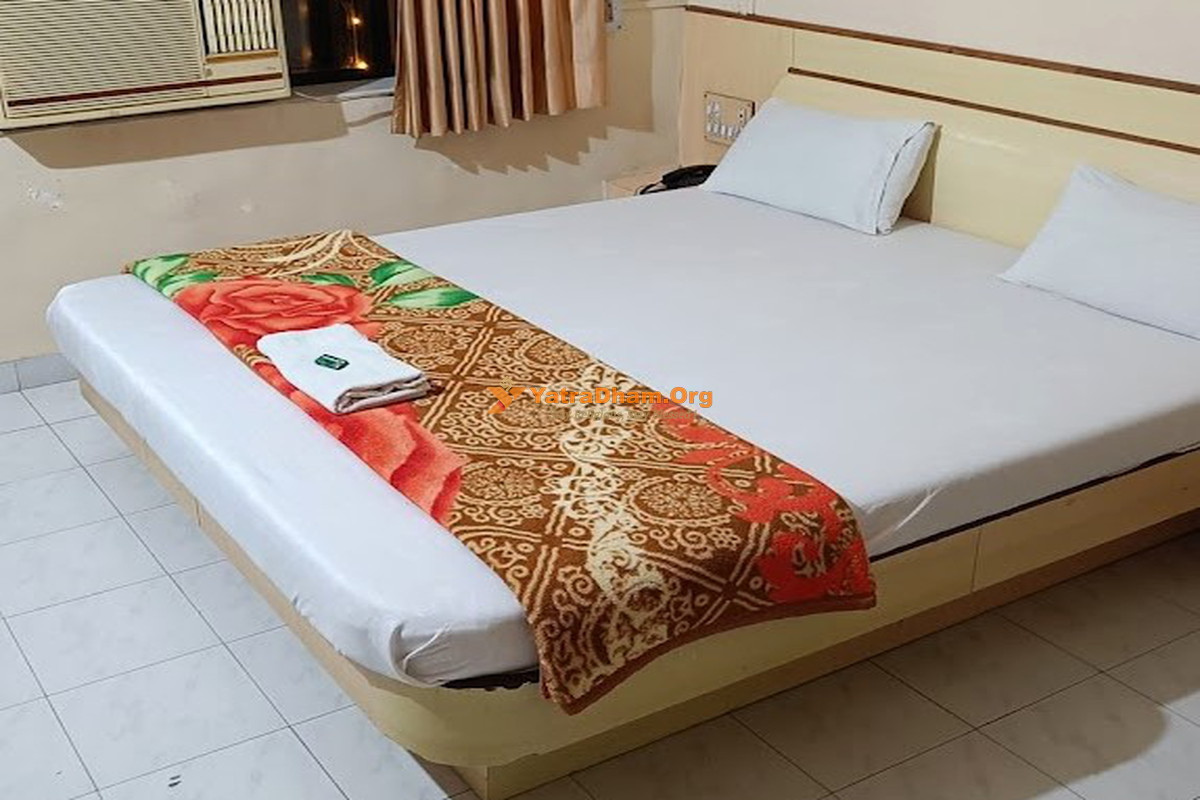 Hotel Shree Abhishek Baramati 2 Bed Room
