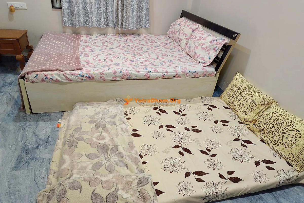 Shrishailam Farm & Yatri Niwas Akkalkot Room