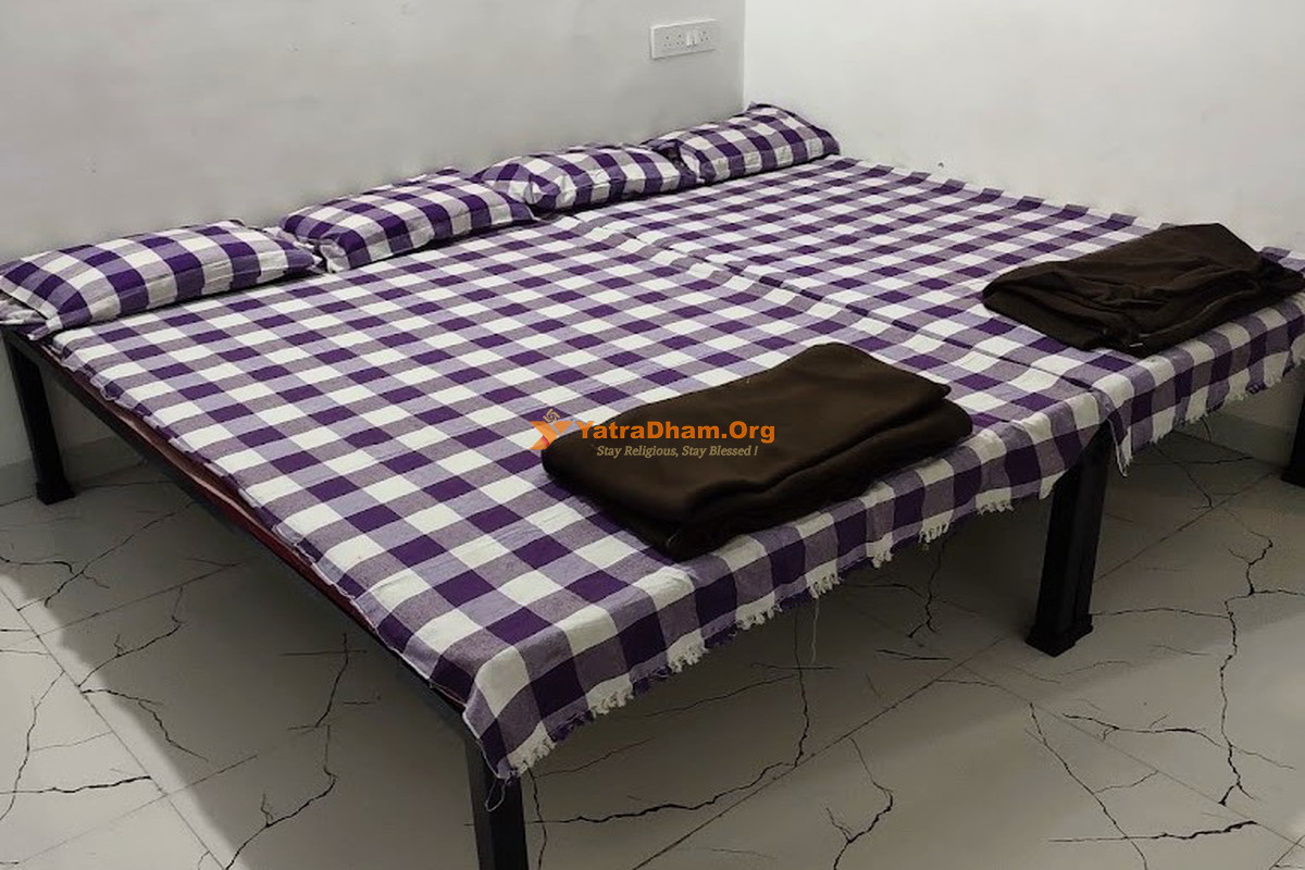 Tuljapur Aaisaheb Bhakt Niwas Room