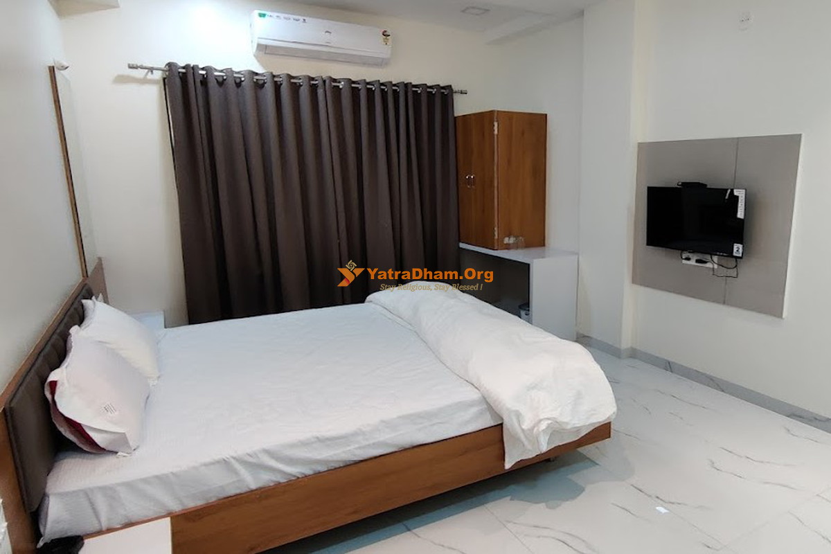 Grishneshwar Hotel Mayur Residency 2 Bed Room 