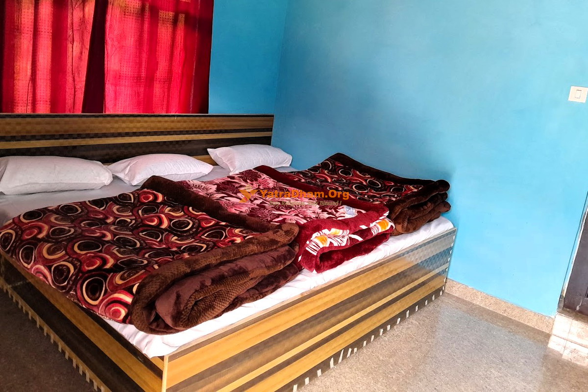 Shri Laxmi Narayan Yatri Vishram Gruh Trijuginarayan 3 Bed Non AC Room