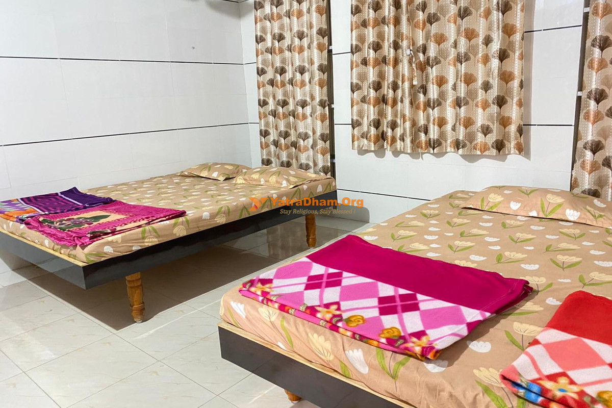Gurudat Bhavan Dwarka Room