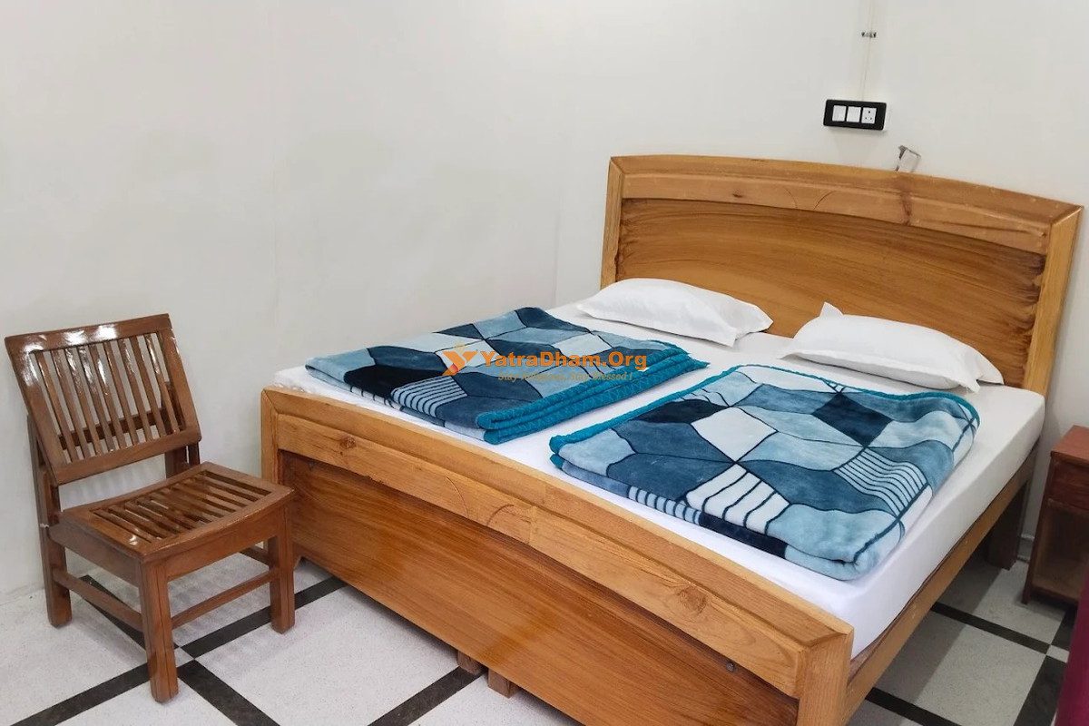 Karan Palace Hotel Barkot 2 Bed Room