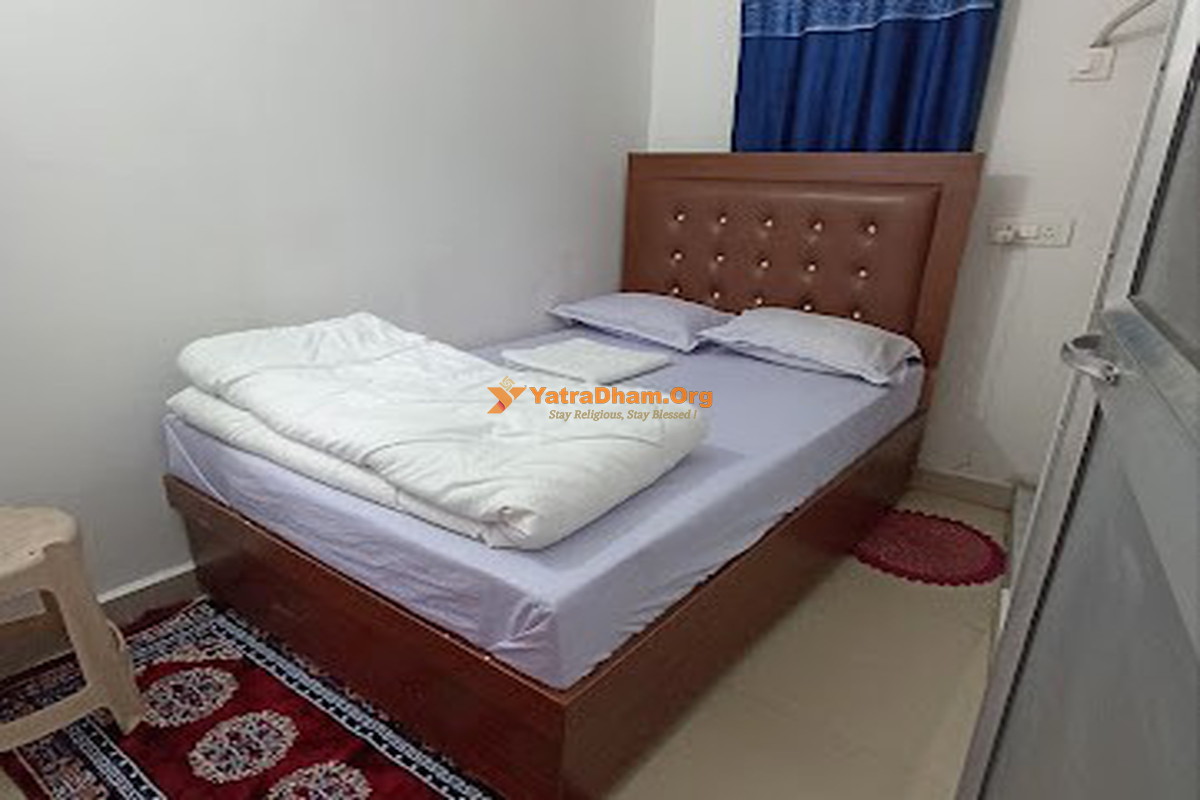 Hotel Geeta Palace Phata Kedarnath 4 Bed Room