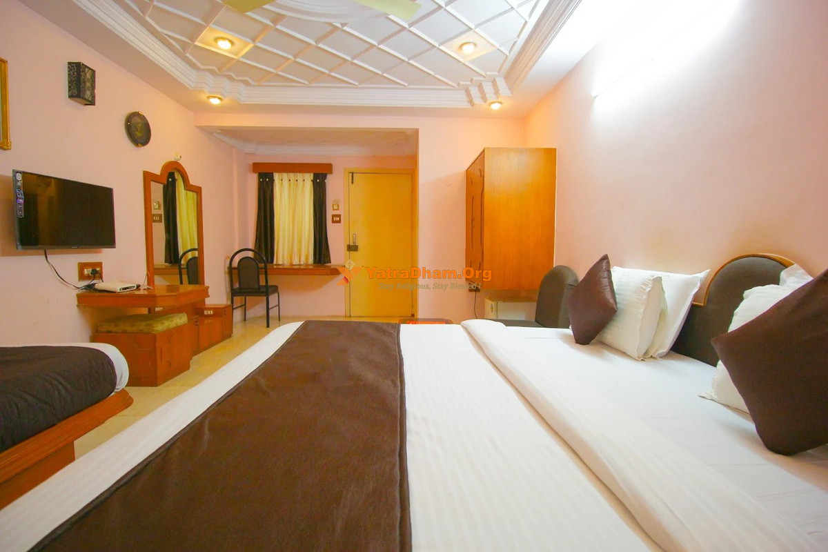 Hotel Upasana Rajkot Room