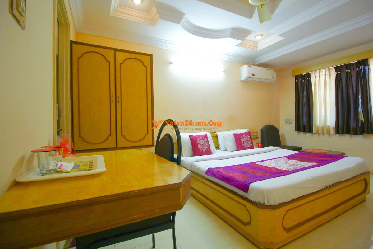 Hotel Upasana Rajkot Room