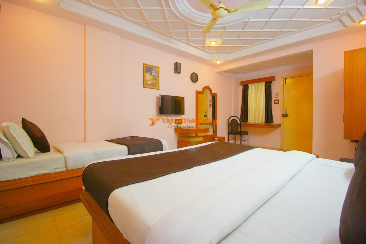 Hotel Upasana Rajkot Room