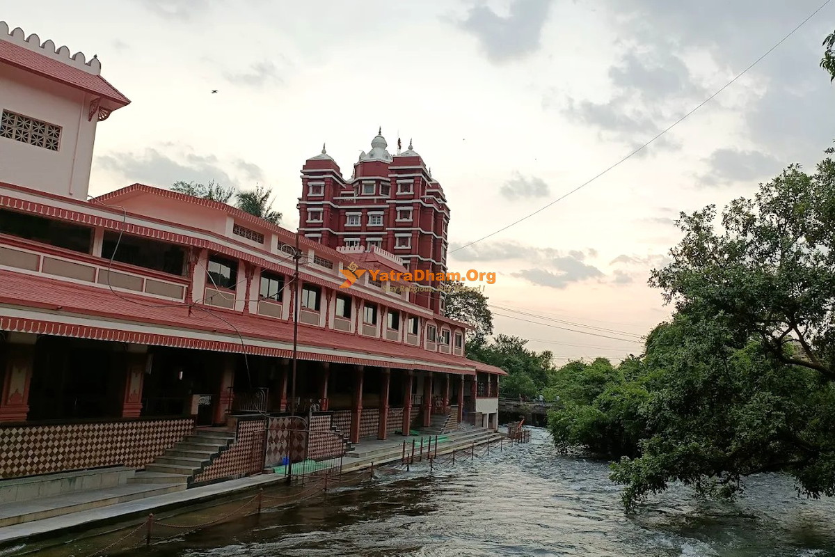 Gagangiri Maharaj Ashram Khopoli