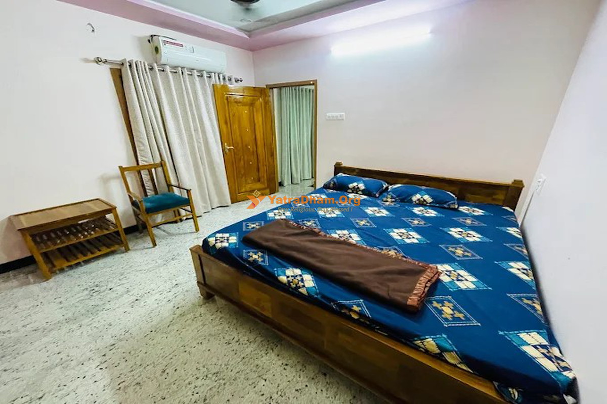 Sri Lakshmi Nilayam Rajahmundry 2 Bed AC Room