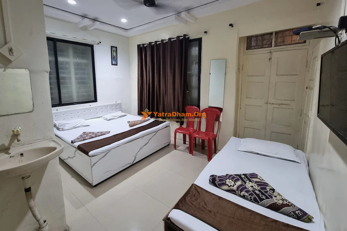 Hotel Godavari Lodge Solapur 3 Bed Room View