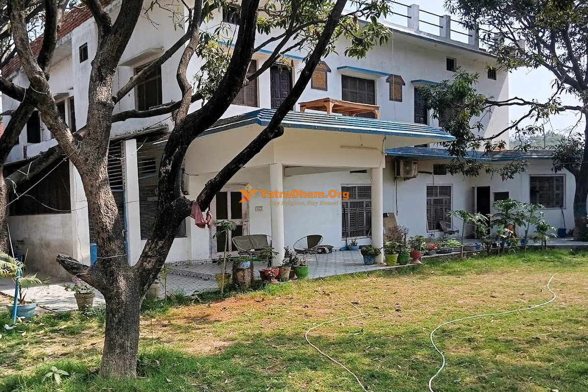 Mahendra Homestay Ayodhya Building View