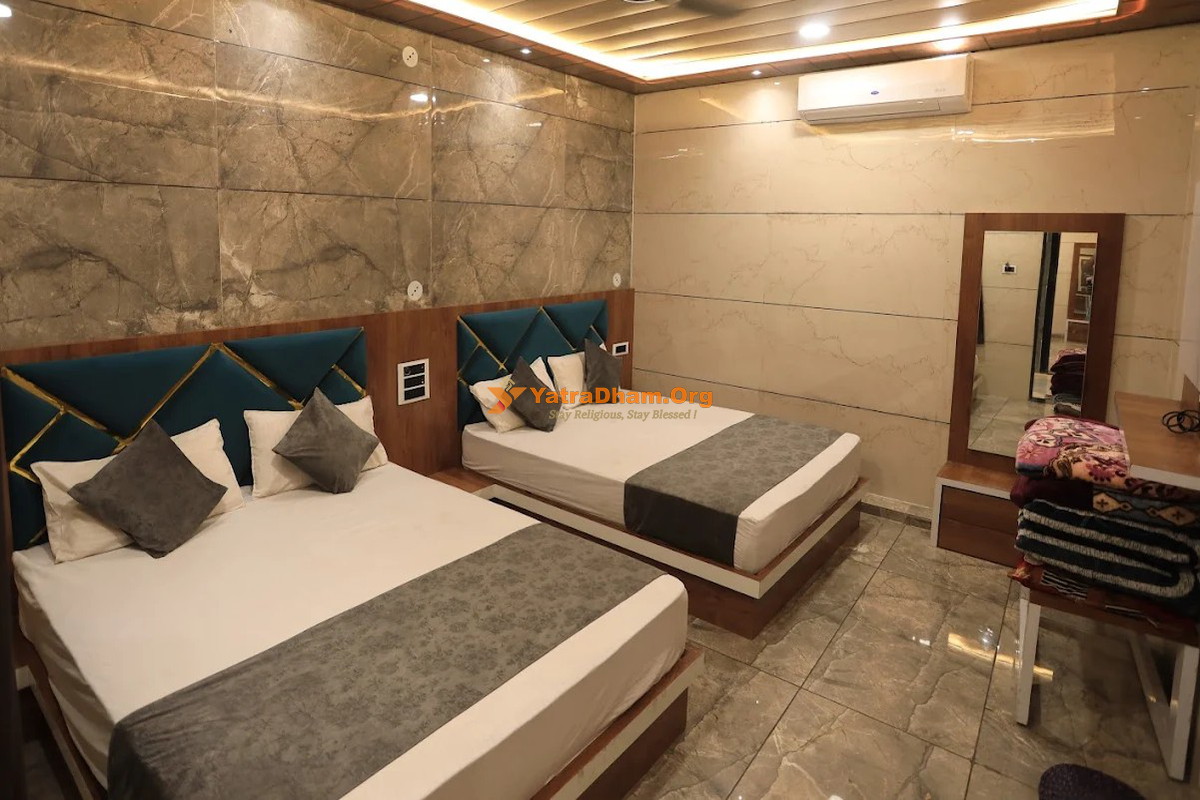 Hotel Shree Darshan Bhadsora 4 Bed Room View