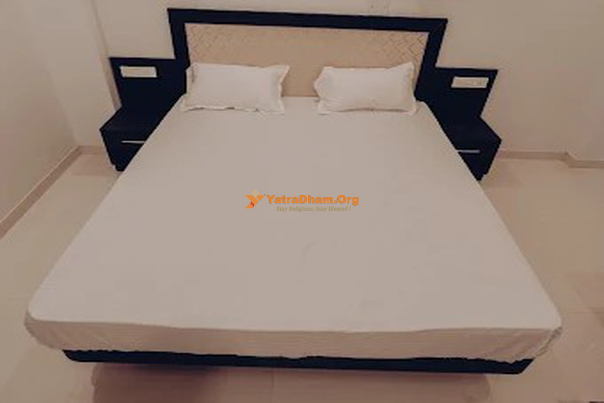 Hotel Shree Nath Ji - Jagannath Puri 2 Bed AC Room View