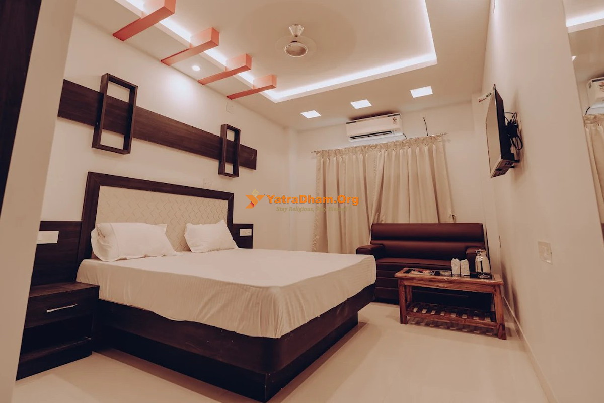 Hotel Shree Nath Ji - Jagannath Puri 2 Bed AC Room View