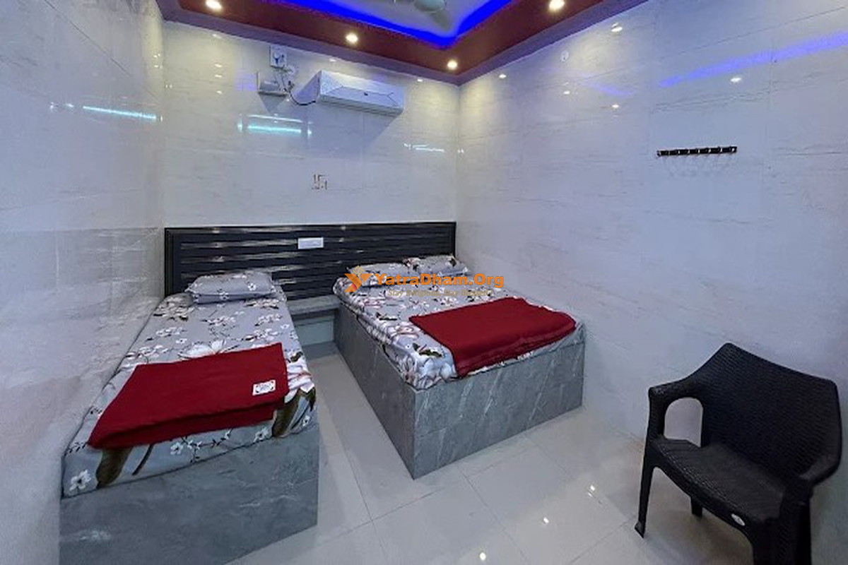 M.N.Lodge Mantralayam 3 Bed Room
