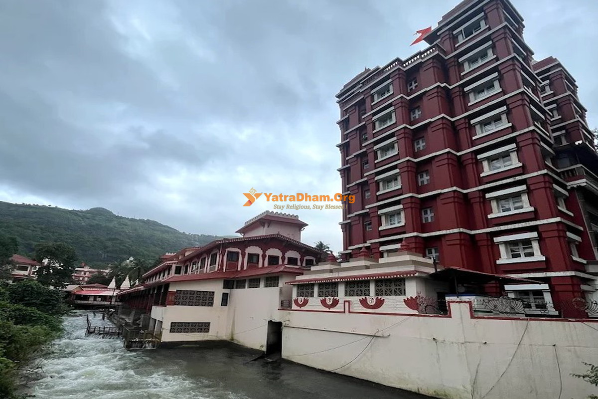 Gagangiri Maharaj Ashram Khopoli Building