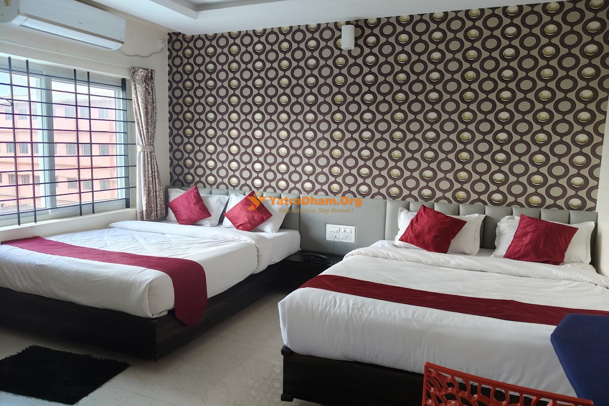Belur Hotel Sunshine International 4 Bed Room View