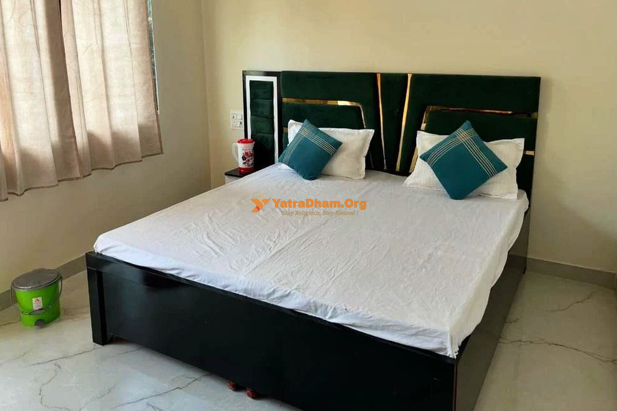 Maa Gayatri Dham Vrindavan Room