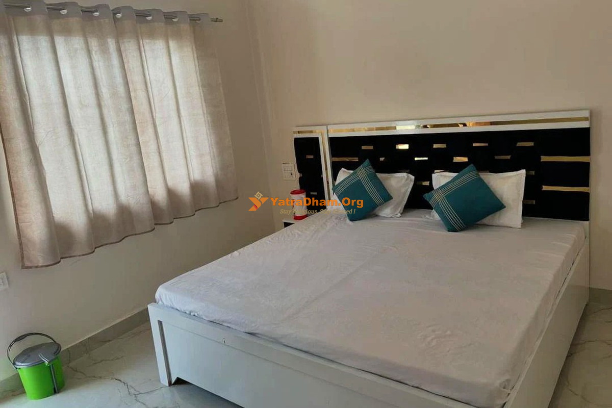 Maa Gayatri Dham Vrindavan Room