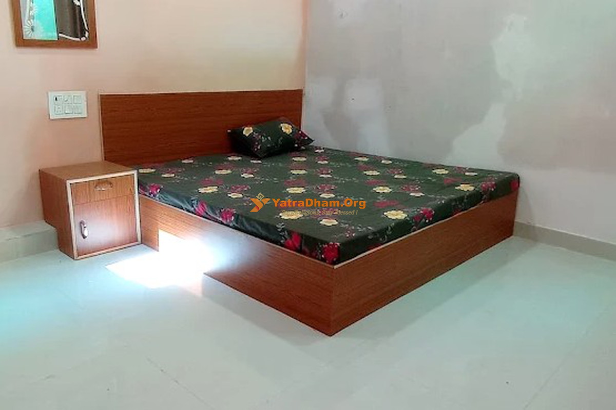 Saraswati Devi Atithi Bhawan Vrindavan 2 Bed Room